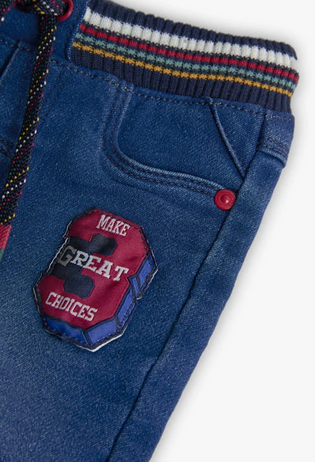 Pantalón denim elástico para bebé niño en azul