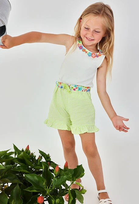 Girls’ white cotton T-shirt with flowers