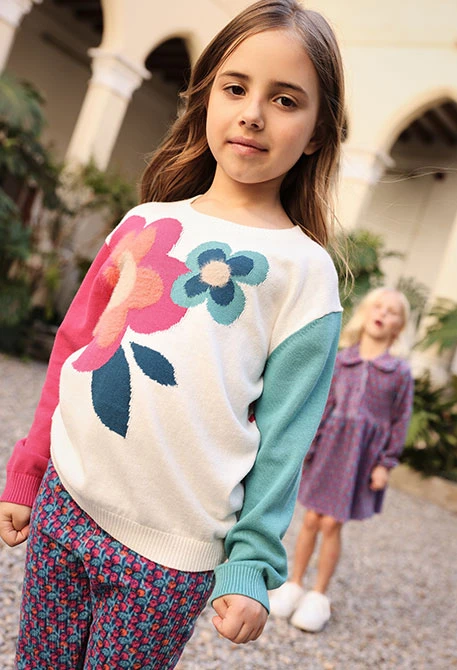 White floral print girl\'s jumper