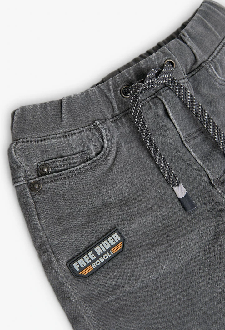 Pantalón denim para bebé niño en gris