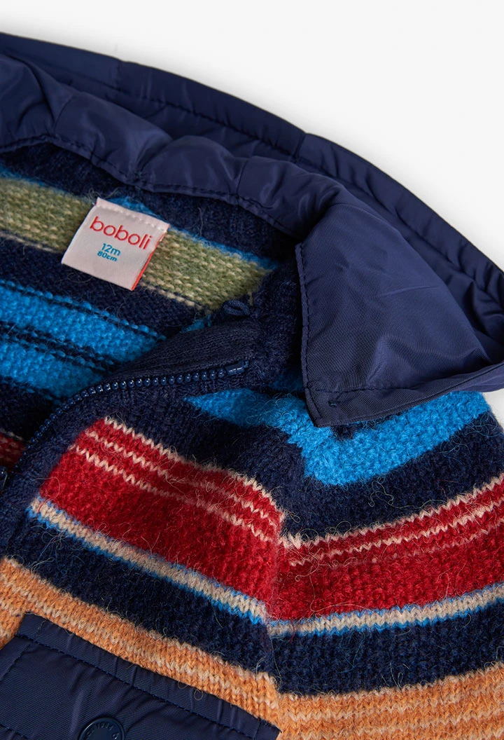 Jungenjacke mit Streifen