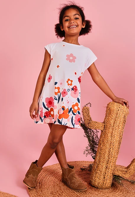 White knitted printed dress