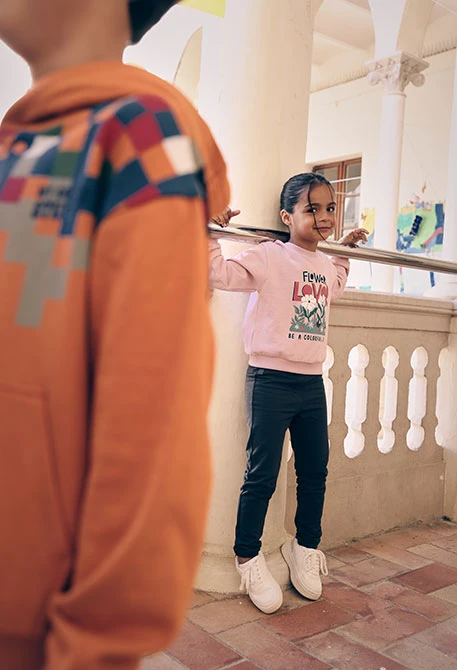 Conjunto punto niña rosa estampado flores