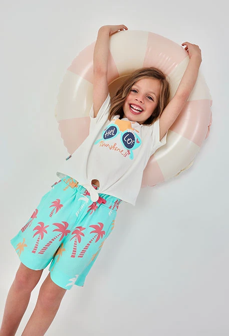 Shorts estampado palmeras