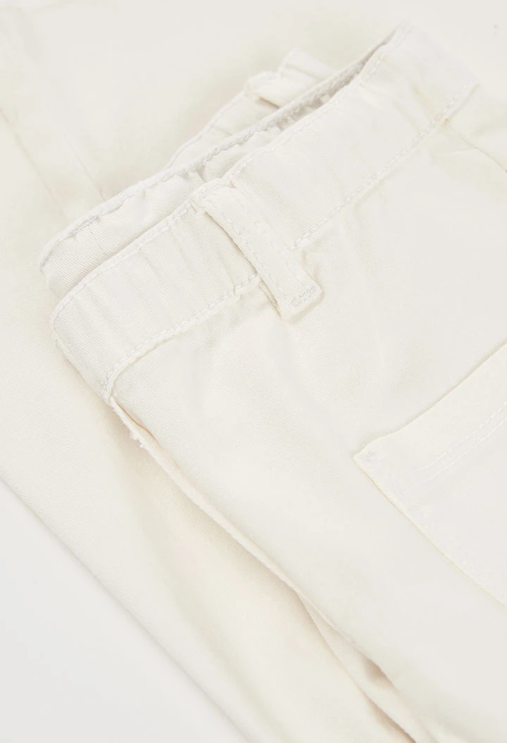 Pantalón niña de punto blanco