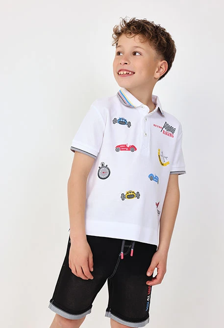 Polo en tricot pour bébé garçon de couleur blanche avec motif de course.