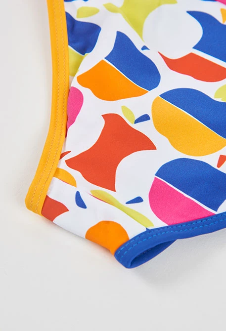 Bañador niña estampado manzanas UPF50+