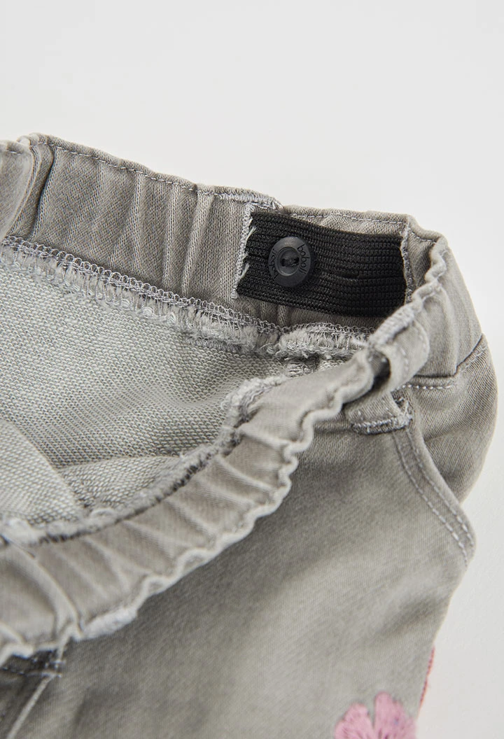 Pantalons denim nena gris brodat de flors