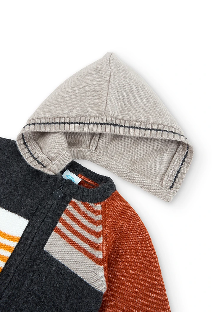Chaqueta tricotosa con capucha de bebé