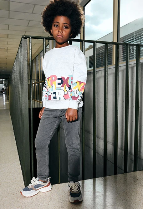 Pantalon garçon en jean stretch gris