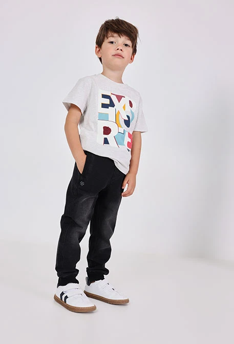 Pantalón de felpa de bebé niño con bolsillos en color negro