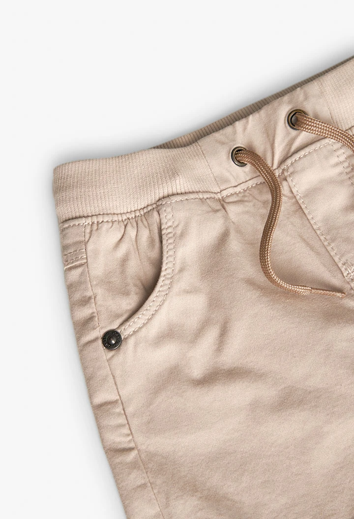 Bermuda in gabardina elasticizzata per neonato di colore beige