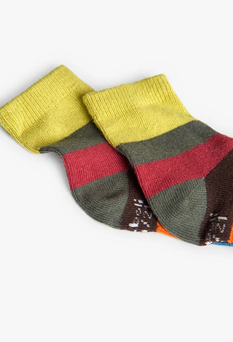 Pack of knitted socks for baby in maroon colour