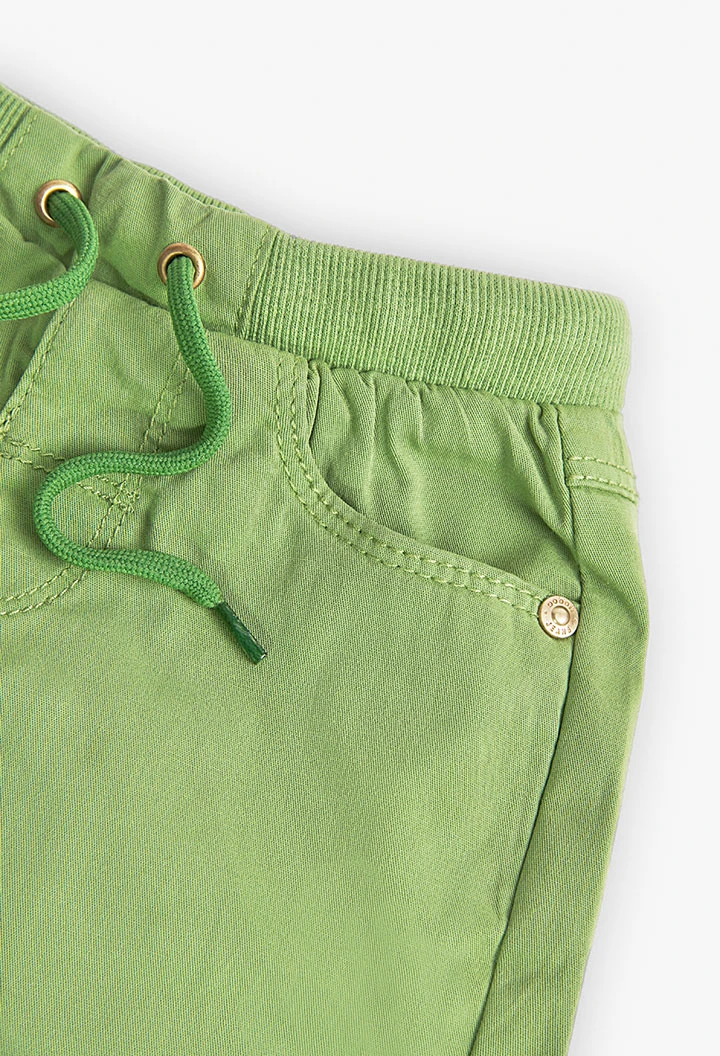 Gabardine-Bermuda-Shorts, für Baby-Jungen,  in Farbe Grün