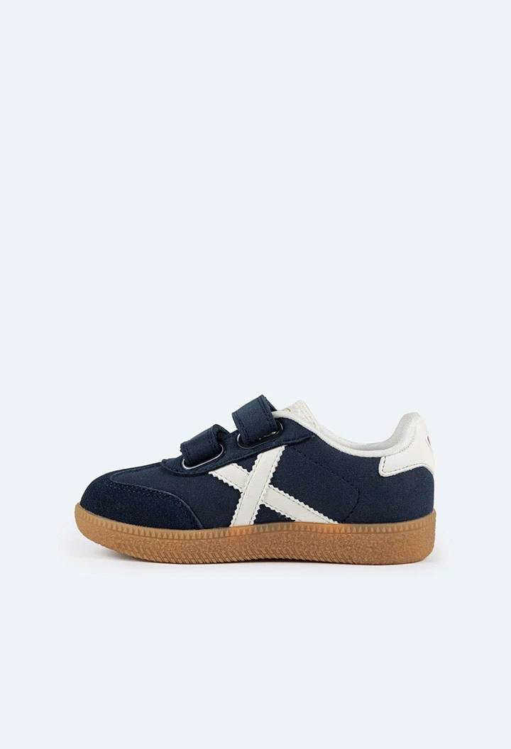 Baskets Munich bleu marine avec croix blanche