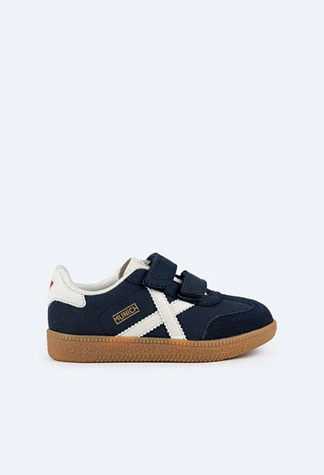 Munich navy trainers with white X