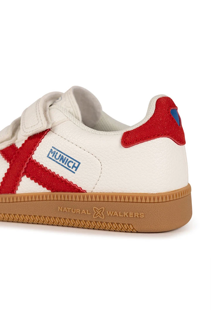 Baskets Munich blanches avec croix rouge