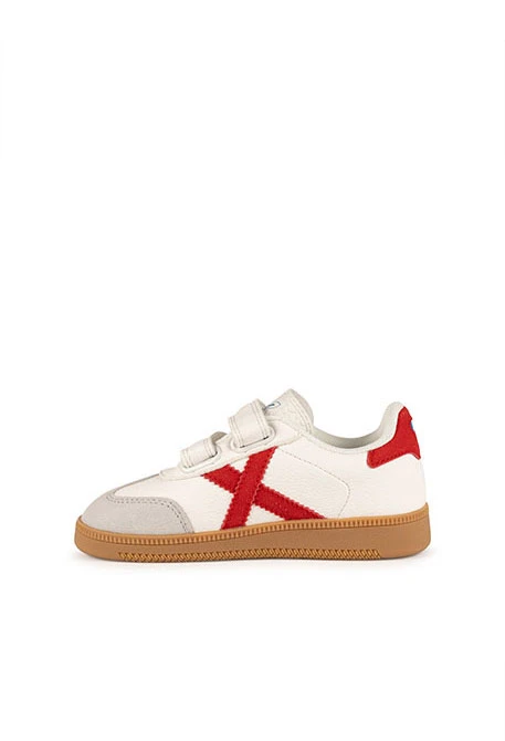 Baskets Munich blanches avec croix rouge