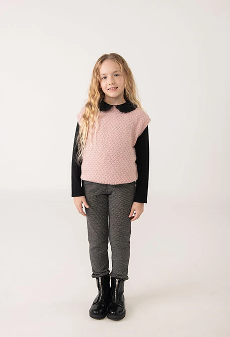 Pantalón niña de punto negro geométrico