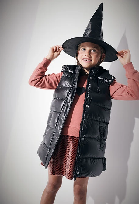 Girl´s black technical fabric gilet