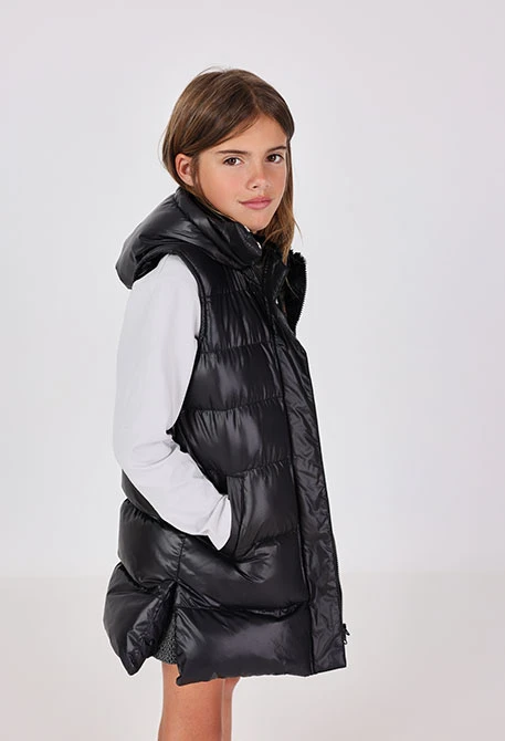 Girl´s black technical fabric gilet