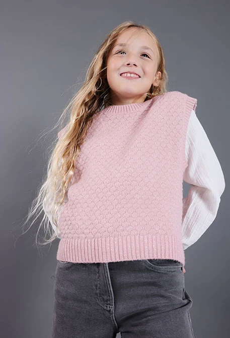 Pink knit girl´s waistcoat
