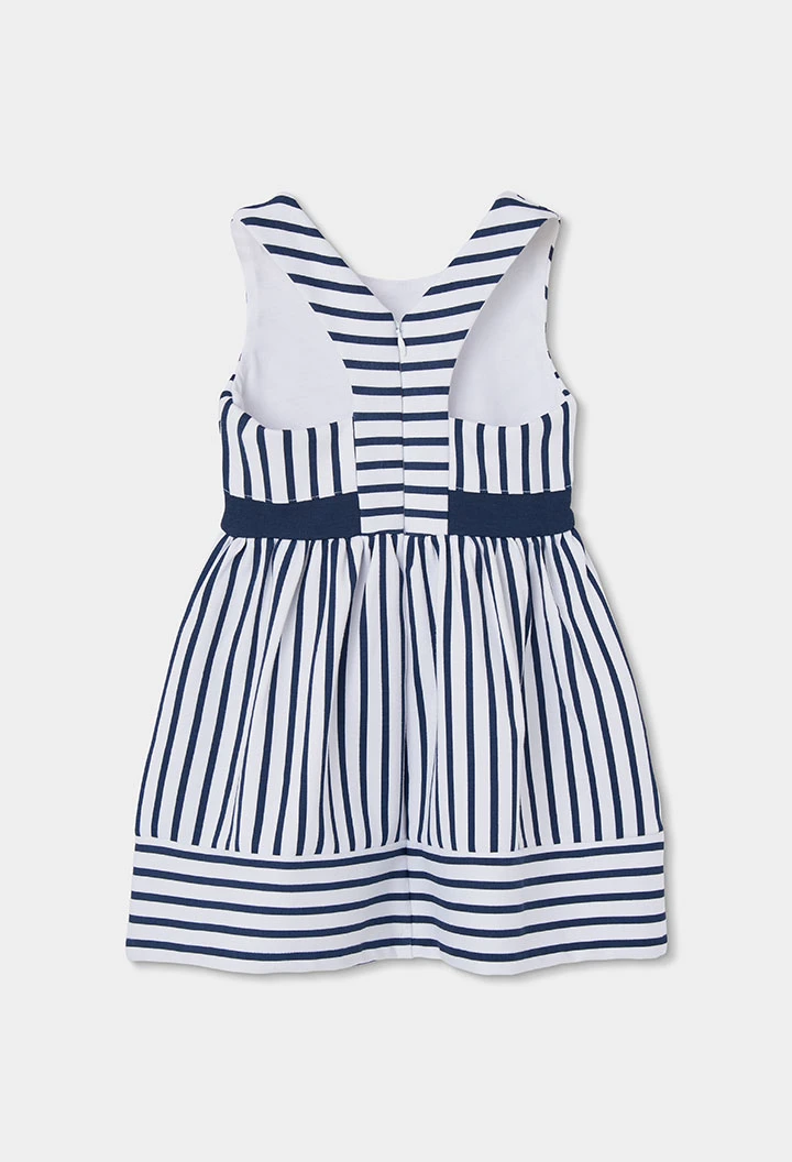 Weiß-blau gestreiftes Kleid