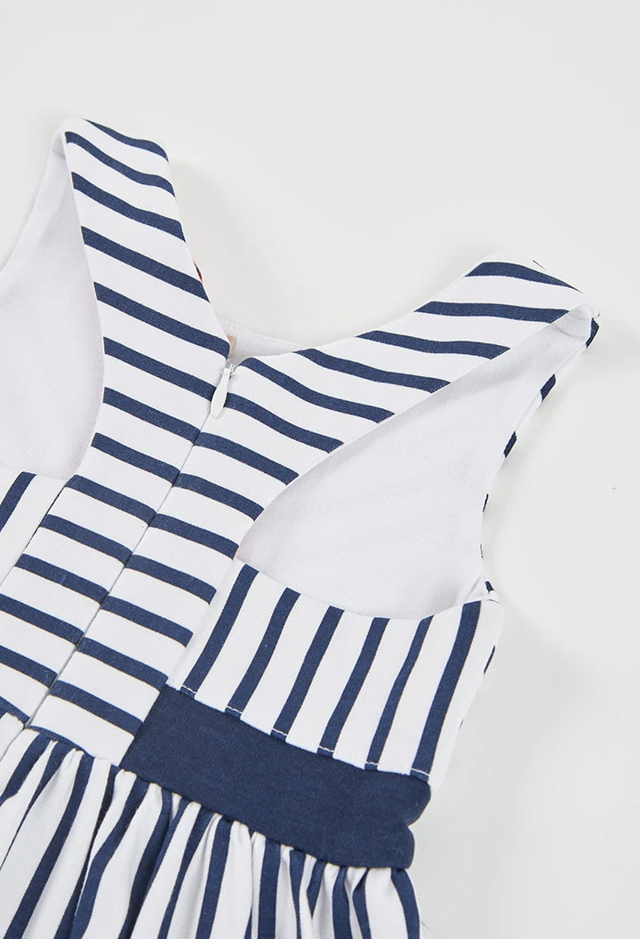 Vestit de ratlles blanc i blau marí