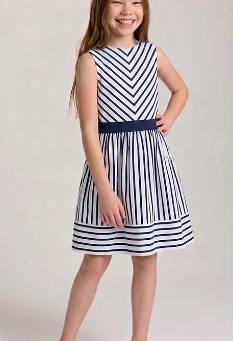 Weiß-blau gestreiftes Kleid