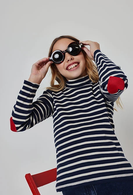 Camiseta punto canalé niña azul marino rayas