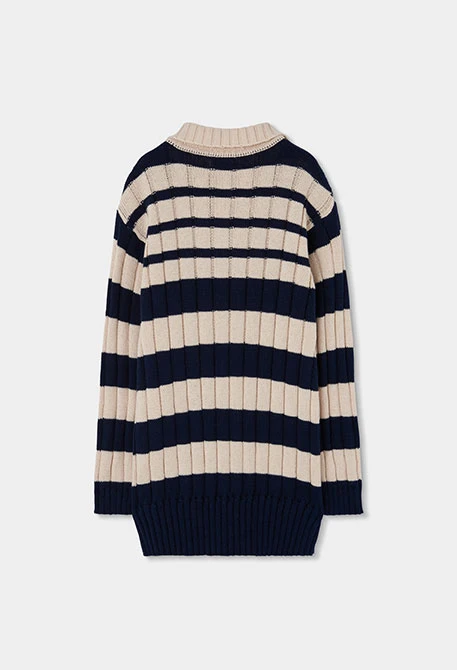 Robe en maille écrue à rayures avec cœur brodé