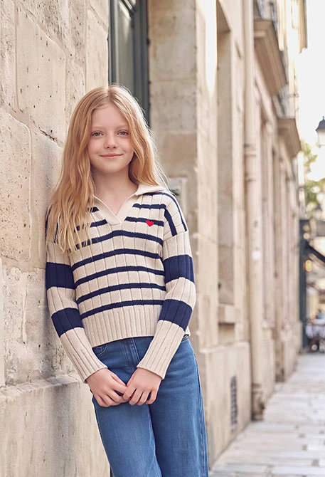 Pull fille écru rayé avec cœur brodé