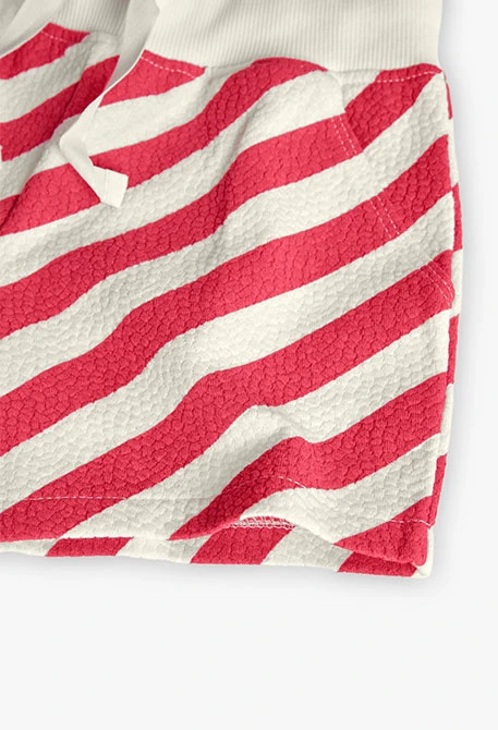 Calções de malha com relevo para menina em vermelho e branco