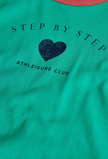 T-shirt menina verde letras