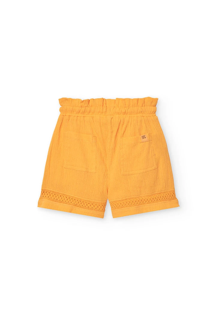 Girl\'s crinkled Bermuda shorts in yellow