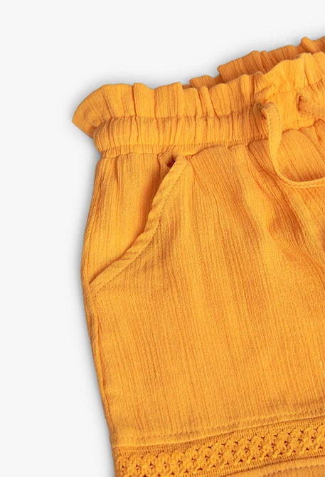 Bermuda de bambula para niña en color amarillo