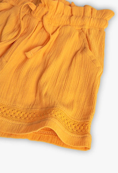 Bermuda de bambula para niña en color amarillo