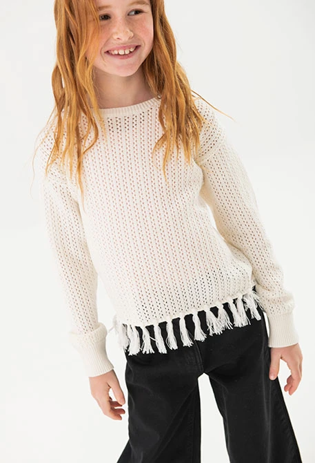 Pull en tricot pour fille de couleur blanche