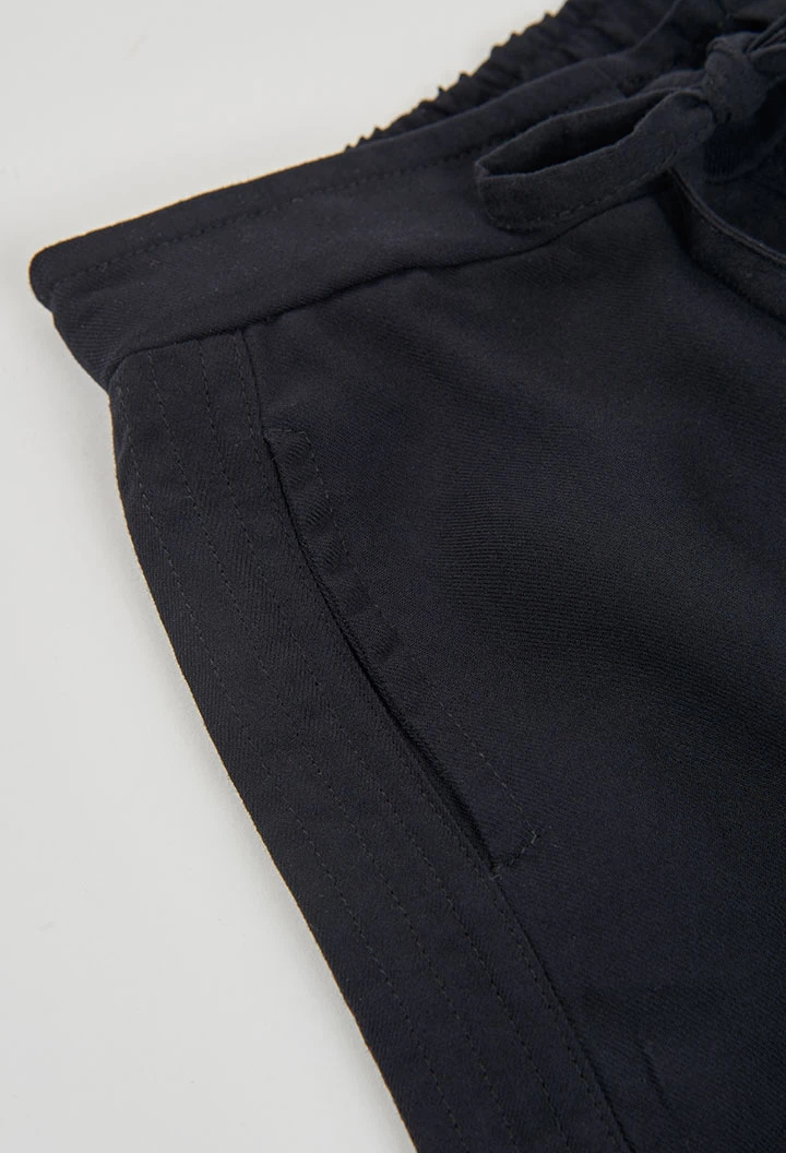 Short de couleur noire