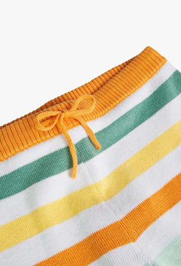Girl's orange knit shorts