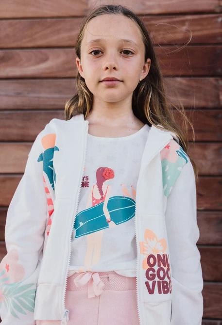 Giacca in maglia per bambina di colore bianco con cappuccio