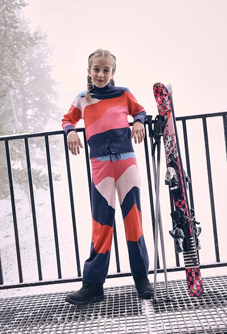 Blaue Strickhose Mädchen