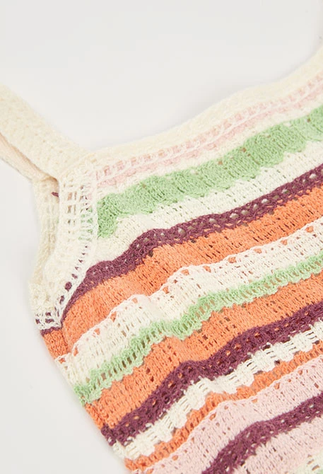 Lilafarbenes Strickkleid