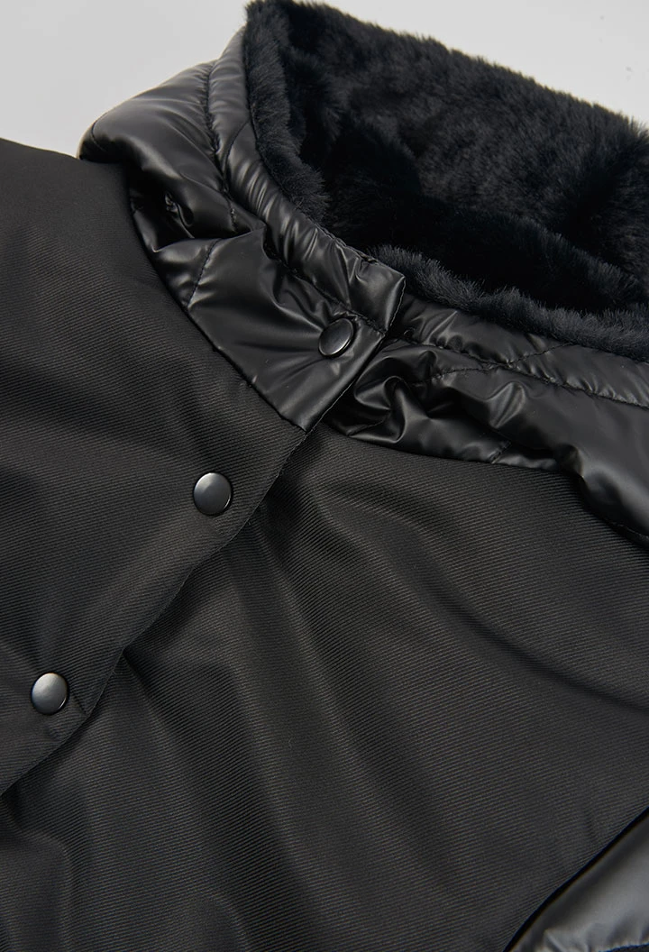 Parka in tessuto tecnico da bambina nera con cappuccio