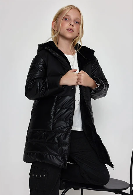 Parka tejido técnico niña negra con capucha