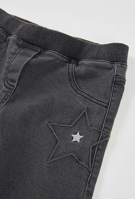 Pantalón denim niña negro con estrellas