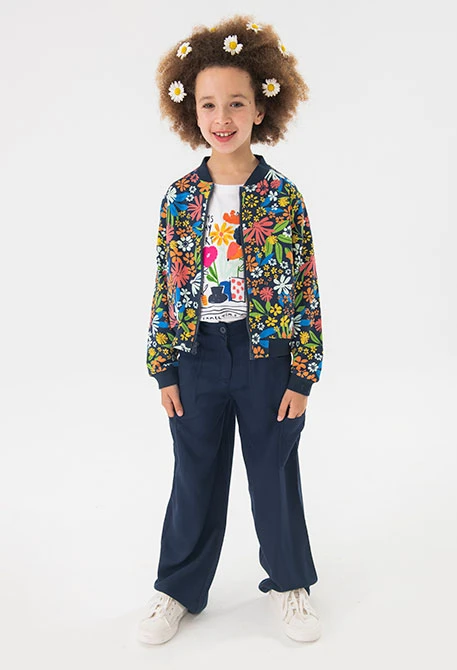 Pantalón de cargo viscosa para niña en color azul marino