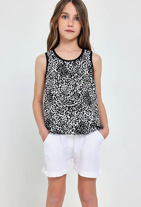 Bermuda in viscosa per bambina di colore bianco
