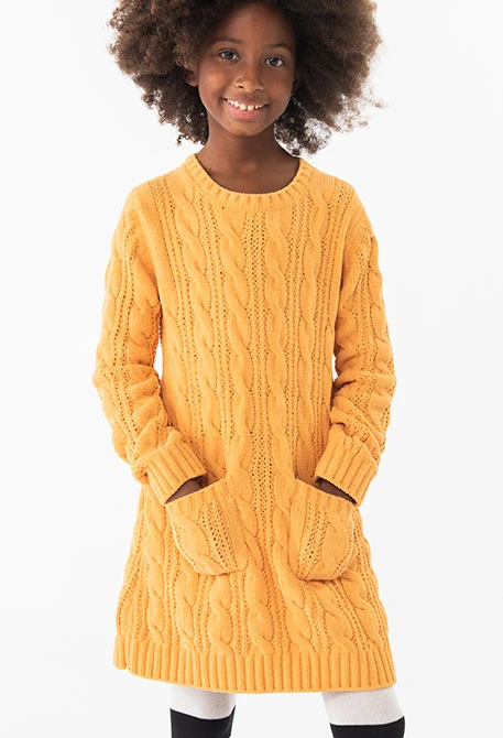 Girl\'s yellow knitted dress