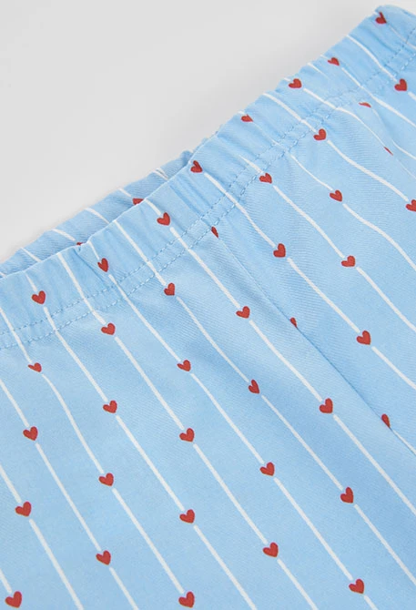 Pijama menina branco e azul estampado corações